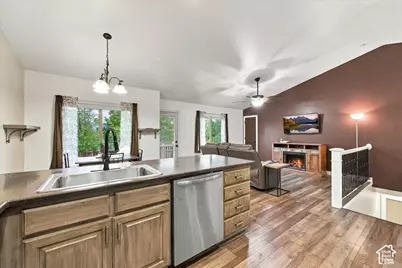 445 S Sunset Dr, Kaysville, UT 84037 - Photo 8
