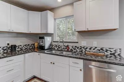 1671 E 2550 N, Layton, UT 84040 - Photo 12