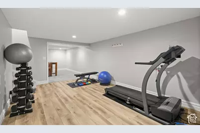 2090 E Cresthill Dr, Holladay, UT 84117 - Photo 26