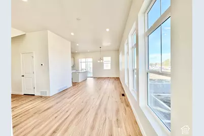 1650 N Main St, Layton, UT 84041 - Photo 8
