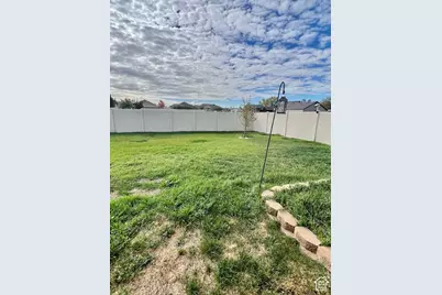 1896 W Park Dr S, Syracuse, UT 84075 - Photo 18