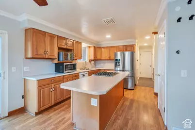 1009 N 250 E, Centerville, UT 84014 - Photo 8