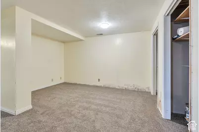 1009 N 250 E, Centerville, UT 84014 - Photo 28