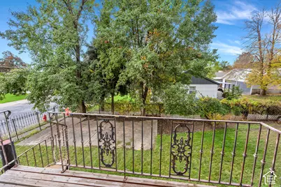 1009 N 250 E, Centerville, UT 84014 - Photo 12