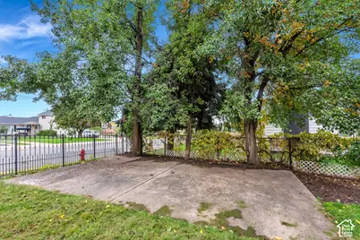 1009 N 250 E, Centerville, UT 84014 - Photo 30