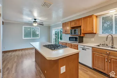 1009 N 250 E, Centerville, UT 84014 - Photo 10