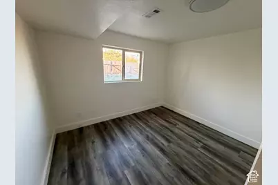 3950 Squire Crest Dr, Taylorsville, UT 84118 - Photo 10