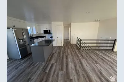 3950 Squire Crest Dr, Taylorsville, UT 84118 - Photo 4