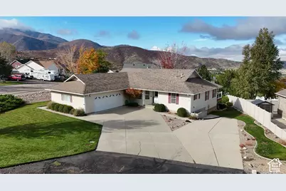 319 N Escalante Dr, Elk Ridge, UT 84651 - Photo 2
