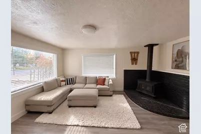 364 W Lakeview Rd N, Lindon, UT 84042 - Photo 2
