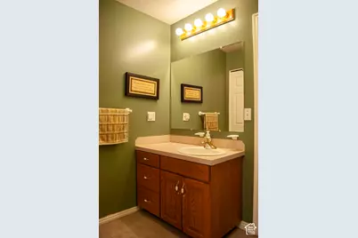 1028 E Gordon Ave N, Layton, UT 84040 - Photo 14