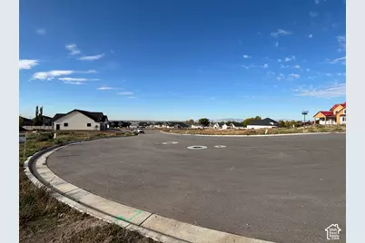 1158 W 3425 N #212, Pleasant View, UT 84414 - Photo 4