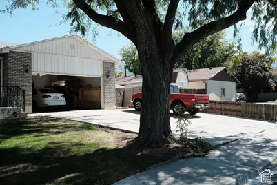 833 S Wolf Hollow Dr, Spanish Fork, UT 84660 - Photo 2