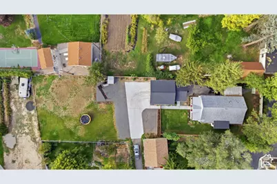 2246 E Lauri Kay Dr S, Holladay, UT 84124 - Photo 1