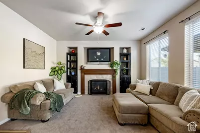 947 N Hillingdon Ct W, North Salt Lake, UT 84054 - Photo 2