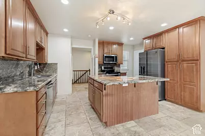 1974 E Terrace Dr, Sandy, UT 84093 - Photo 8