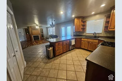 1536 W 2925 S, Syracuse, UT 84075 - Photo 4
