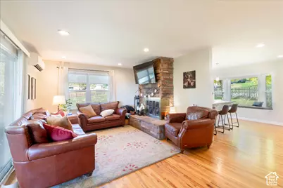 4454 S Aspen Hollow Ln, Salt Lake City, UT 84117 - Photo 10