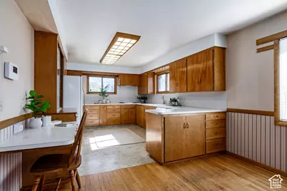 1165 N 200 W, Bountiful, UT 84010 - Photo 2
