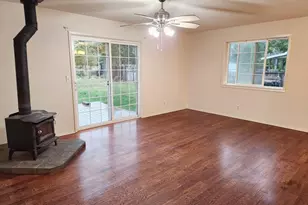 304 Patterson Ave, Loyalton, CA 96118 - Photo 4