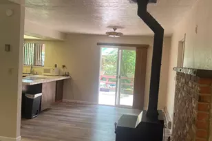 302 Mountain View Rd, Calpine, CA 96124 - Photo 8