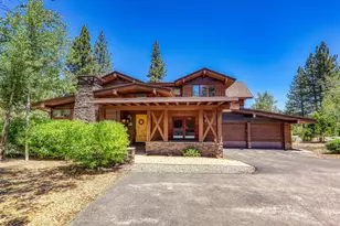 10136 Sagebrush Ct, Truckee, CA 96161 - Photo 2