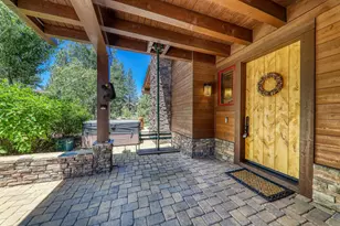 10136 Sagebrush Ct, Truckee, CA 96161 - Photo 2