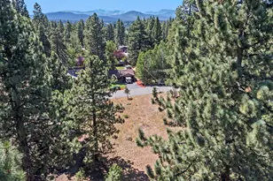 10583 Laburnham Cir, Truckee, CA 96161 - Photo 2