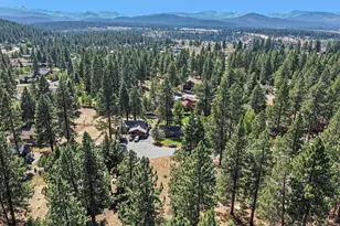 10583 Laburnham Cir, Truckee, CA 96161 - Photo 12