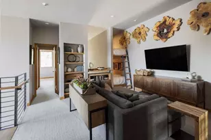 15004 Peak View Pl, Truckee, CA 96161 - Photo 10