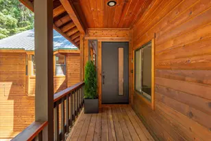 12474 Lakeview Ct, Truckee, CA 96161 - Photo 2