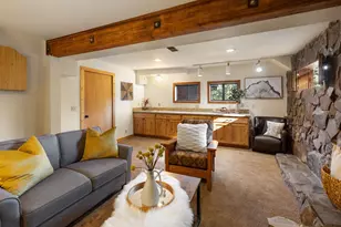 10928 Barnes Dr, Truckee, CA 96161 - Photo 18