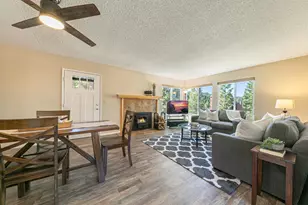 11723 Snowpeak Way, Truckee, CA 96161 - Photo 4