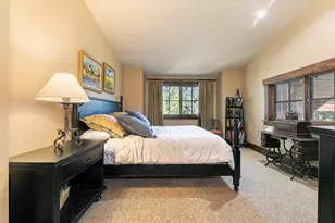 8250 Lahontan Dr, Truckee, CA 96161 - Photo 20