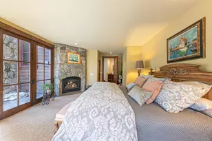 8250 Lahontan Dr, Truckee, CA 96161 - Photo 18