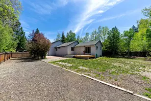 11351 Dorchester Dr, Truckee, CA 96161 - Photo 2