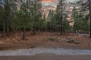 14217 Gyrfalcon St, Truckee, CA 96161 - Photo 24