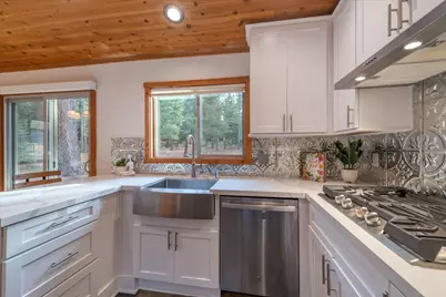 14217 Gyrfalcon Street, Truckee, CA 96161 - Photo 10