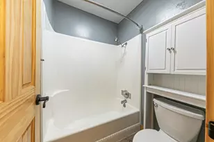 11569 Snowpeak Way, Truckee, CA 96161 - Photo 16