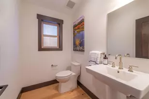 11529 Zermatt Dr, Truckee, CA 96161 - Photo 14