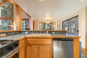 11504 Skislope Way, Truckee, CA 96161 - Photo 16