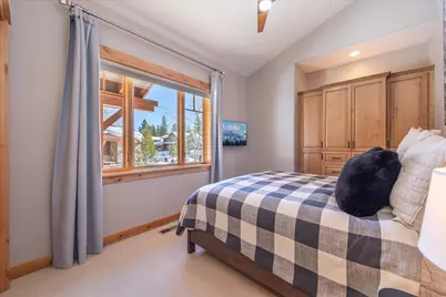 10232 Valmont Trail, Truckee, CA 96161 - Photo 14