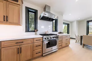 13719 Pathway Ave, Truckee, CA 96161 - Photo 10