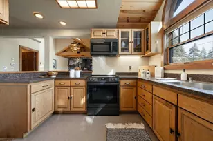 11909 Bavarian Way, Truckee, CA 96161 - Photo 8