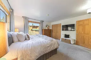 11566 Rhineland Ave, Truckee, CA 96161 - Photo 10