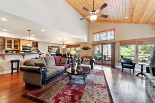 11711 Hope Ct, Truckee, CA 96161 - Photo 8