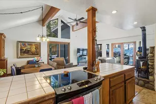 13443 Davos Dr, Truckee, CA 96161 - Photo 10