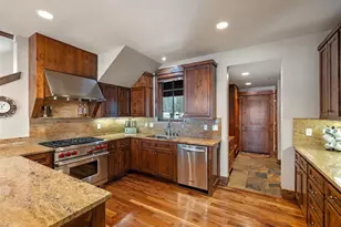 12442 Villa Ct, Truckee, CA 96161 - Photo 10
