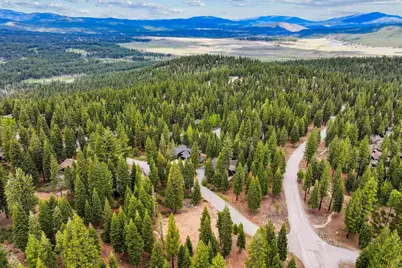 2301 Overlook Place, Truckee, CA 96161 - Photo 2