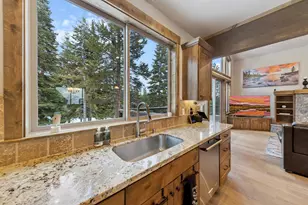 10935 Skislope Way, Truckee, CA 96161 - Photo 8